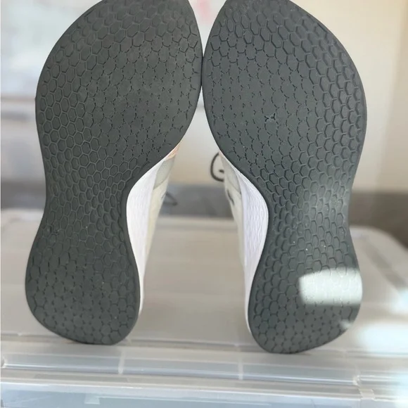 New Balance Cream and Gray Athletic Shoes - Picture 5 of 6